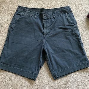 MEN: AE NE(X)T LEVEL CLASSIC 10” KHAKI SHORTS